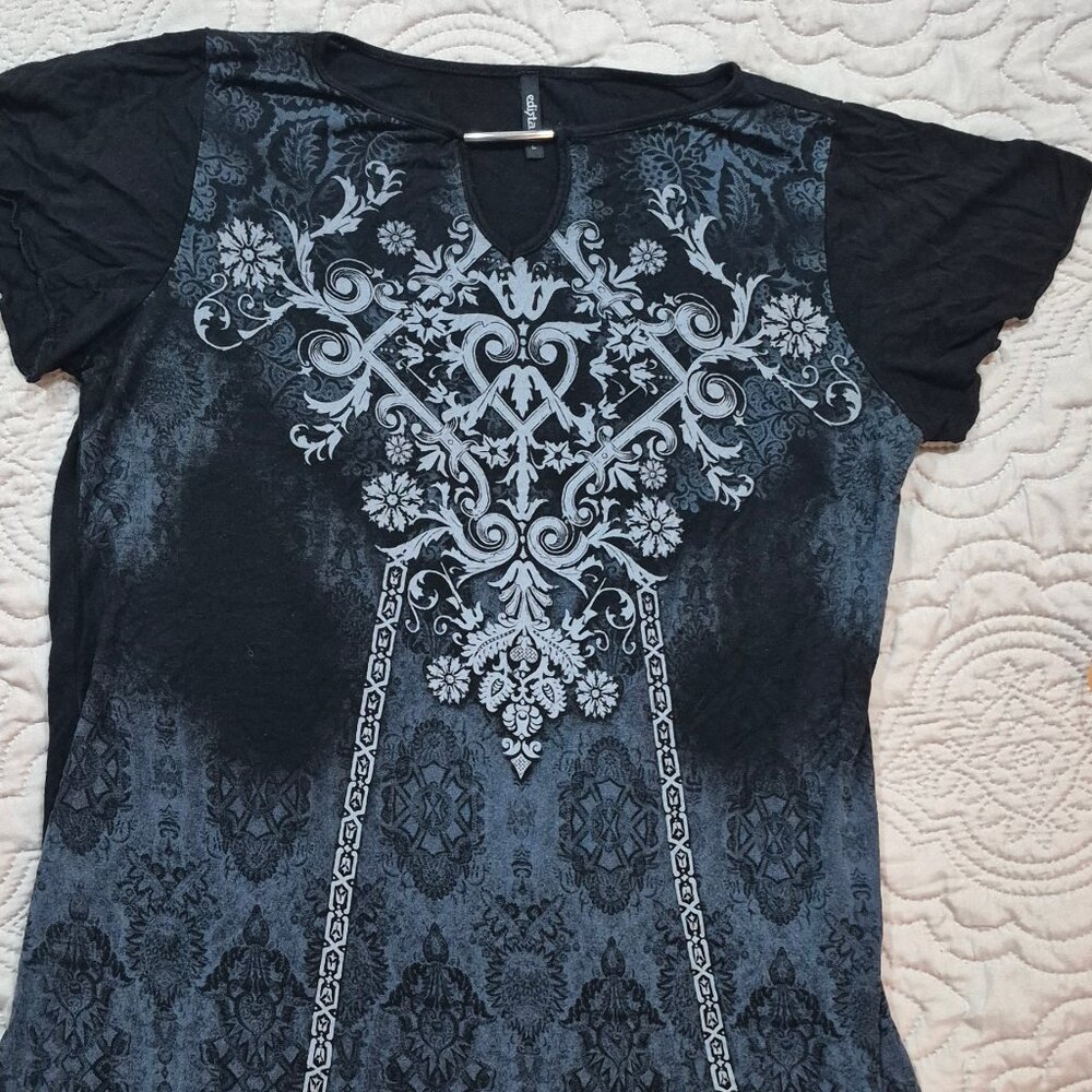 Edista top Women's Black Design Top Size Large Classic Design Comfort Beautiful